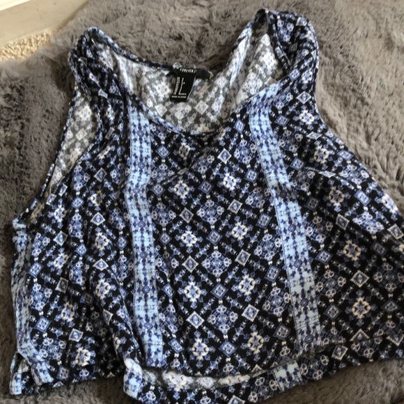 Cute top! - Picture 5 of 5